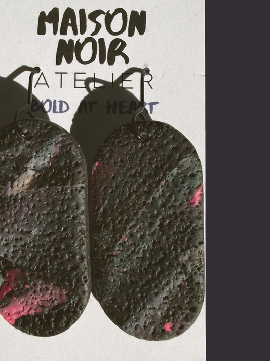Monochrome Texture Capsule Drops