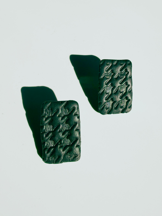 Houndstooth Edge Studs