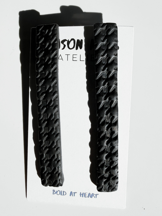 Houndstooth Edge Long Studs