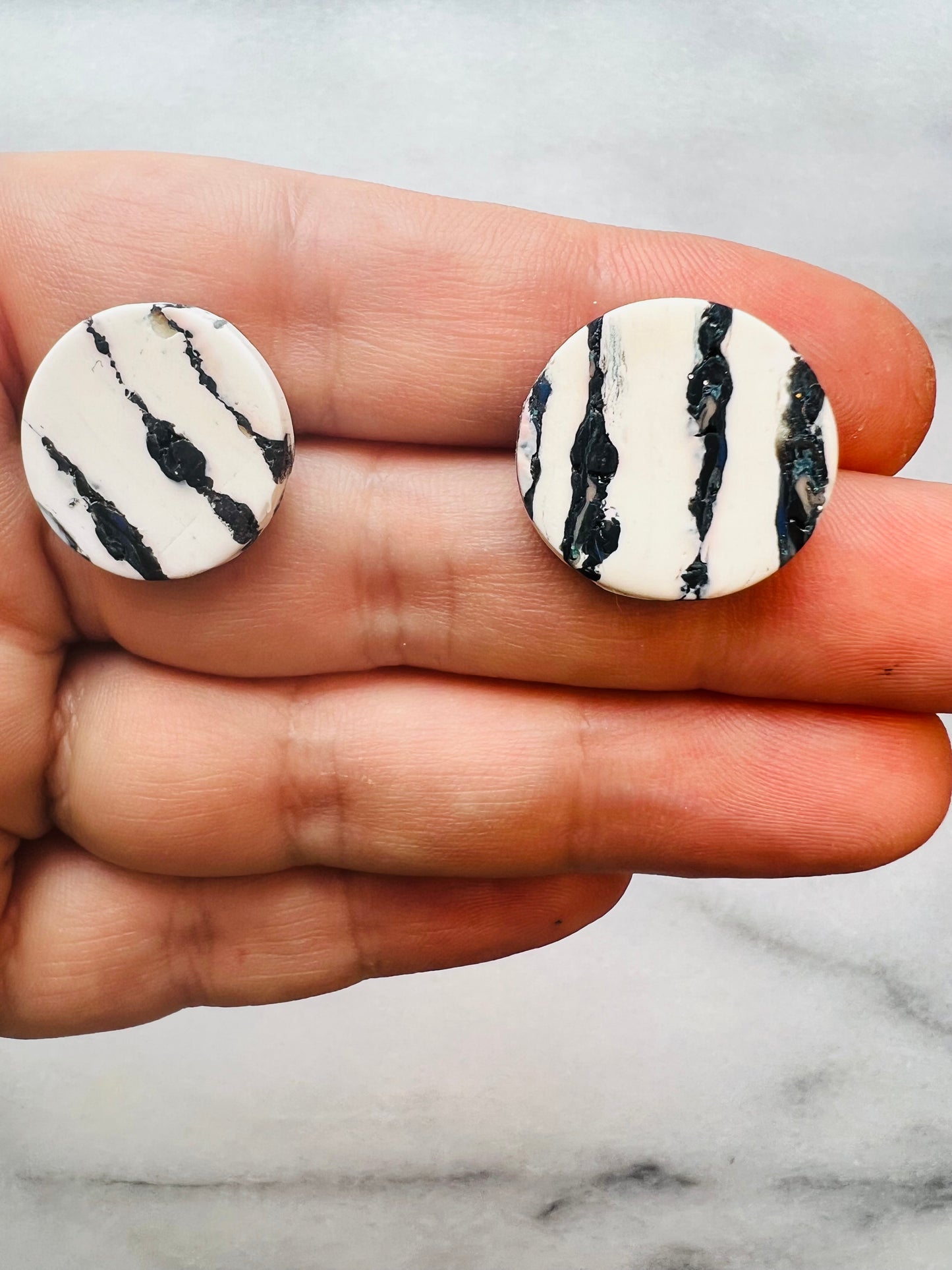 Inkronde Studs