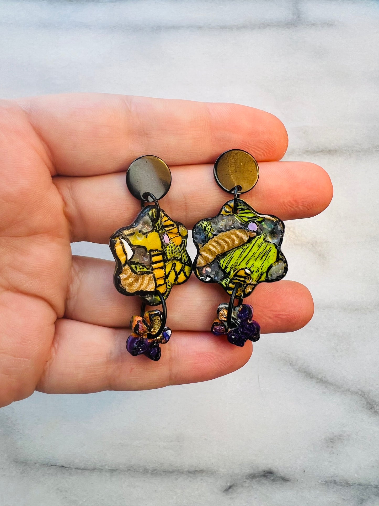 Drawn to Disrupt – Dynamic Flora Dangles
